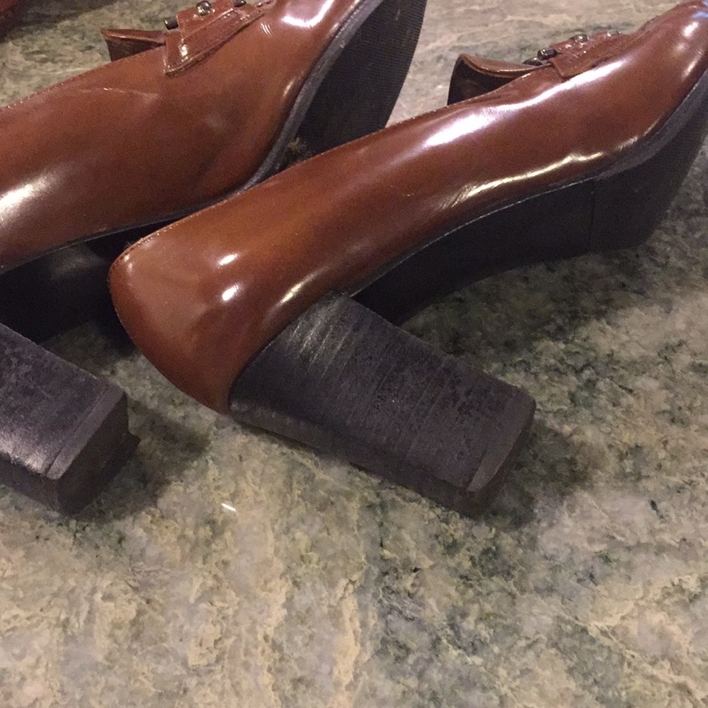 Stuart Weitzman - Picture 4 of 4